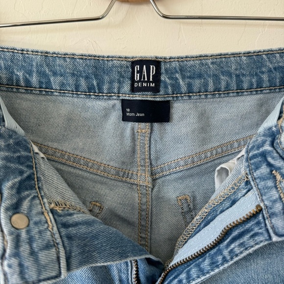 Gap Denim Girls Boho Medium Wash Distressed Mom Jeans Size 18 - Picture 5 of 9